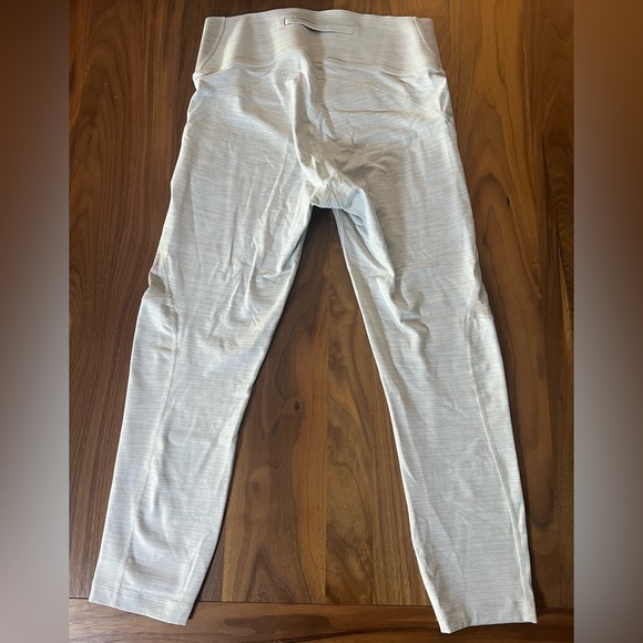 EUC Outdoor Voices TechSweat 7/8 Two-Tone Leggings Cream Tan Yoga Pants Size M - Picture 3 of 9